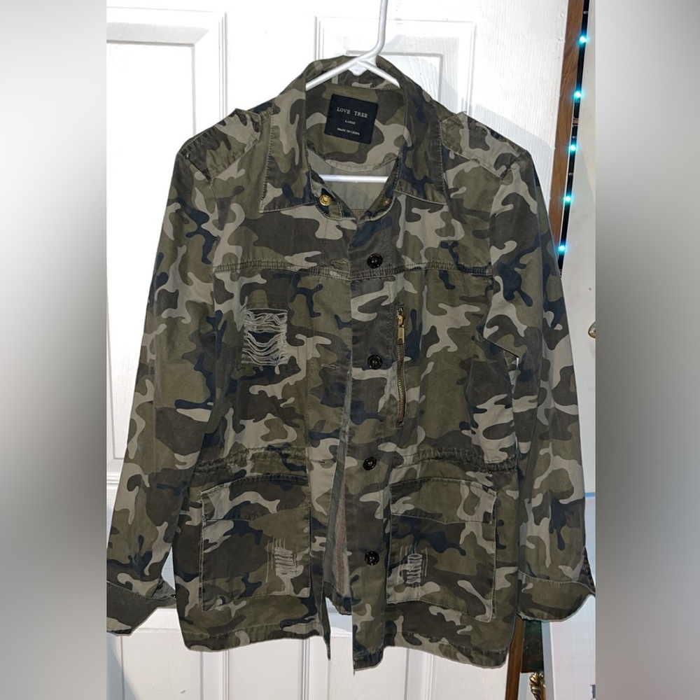 Love Tree Camouflage Utility Jacket - Green Camo